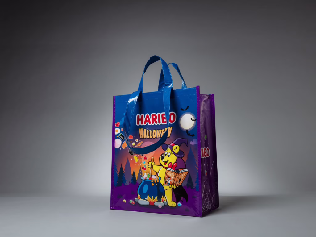 Sacchetto in tessuto R-PET laminato blu-violetto con motivo di Halloween per Haribo – stampato da Paolo Sandro