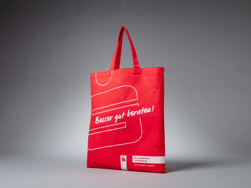 Rote Baumwolltasche für die Kreissparkasse Ludwigsburg – bedruckt von Paolo Sandro